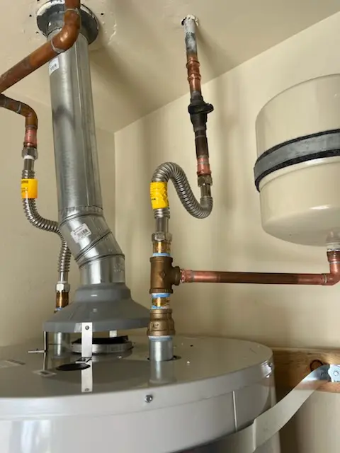 Water heater installation and plumbing repair in Knoxville